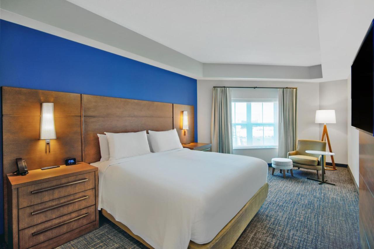 By Marriott Orlando At Flamingo Crossings Town Center Hotel 3*